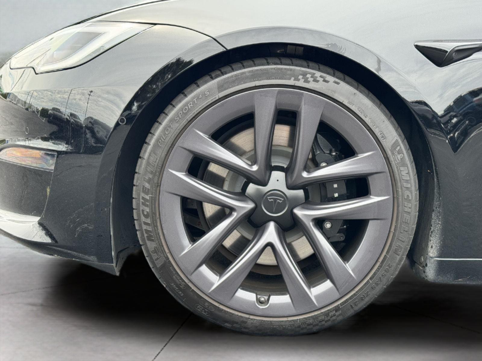 2022 Tesla Model S Plaid photo 40