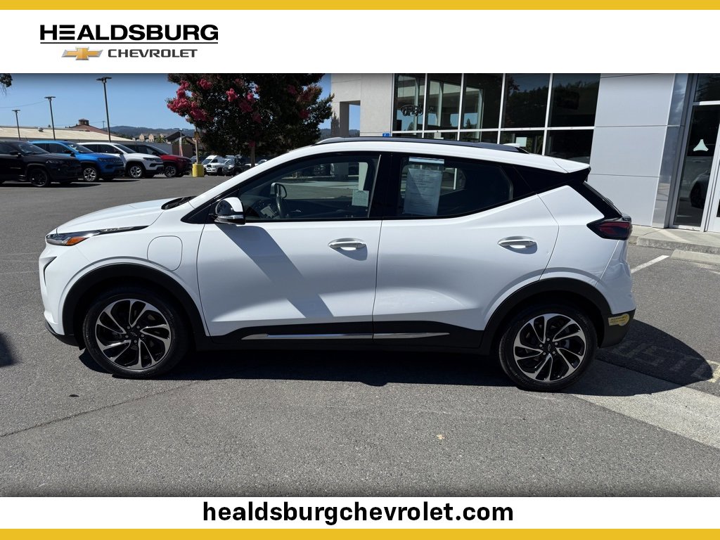 Used 2022 Chevrolet Bolt EUV Premier with VIN 1G1FZ6S00N4106117 for sale in Healdsburg, CA