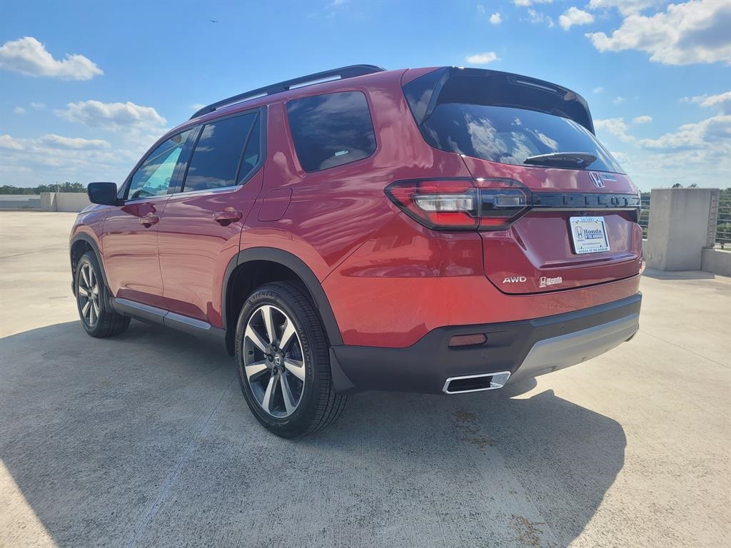 2025 Honda Pilot Touring photo 2