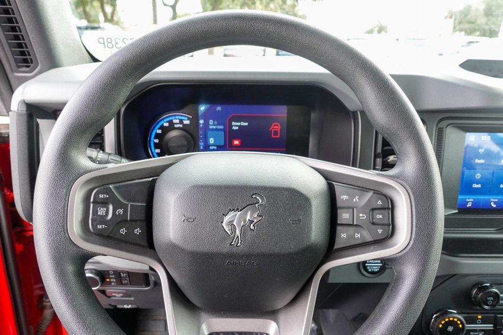 2023 Ford Bronco Base photo 12