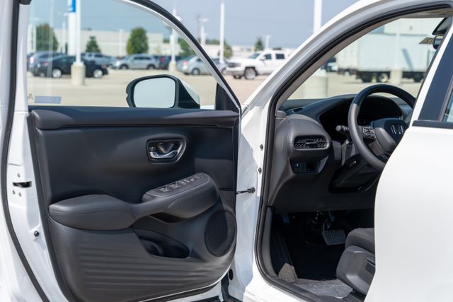 2026 Honda HR-V LX photo 21