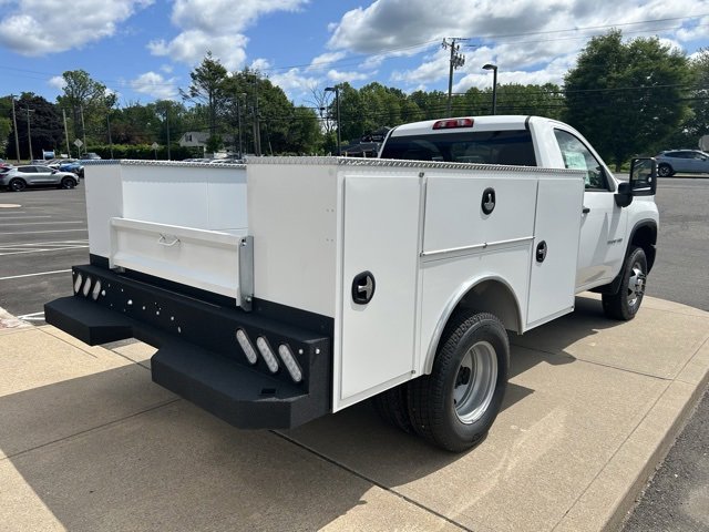2025 Chevrolet Silverado 3500HD photo 2