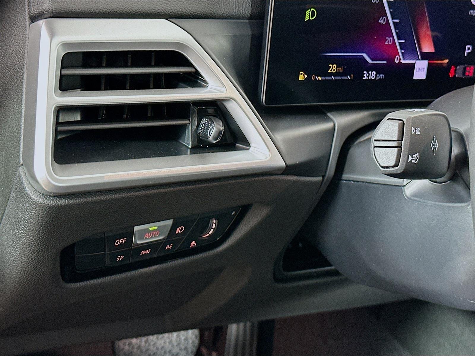 2025 Bmw 330i xDrive photo 10