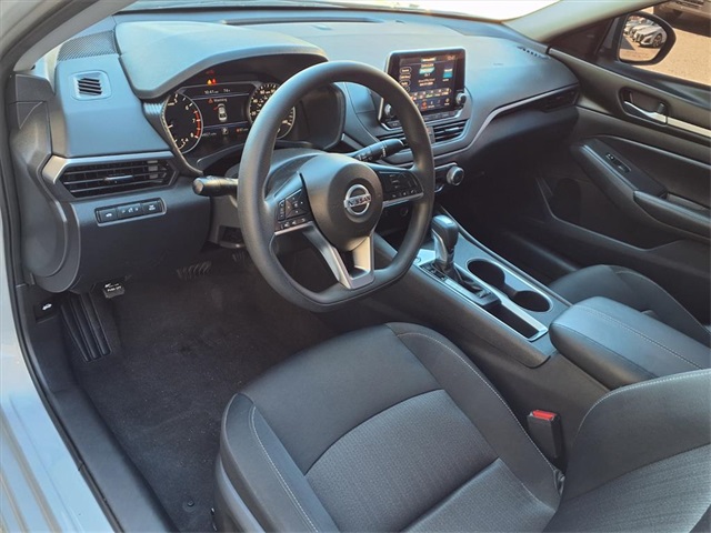 2022 Nissan Altima 2.5 SV photo 4