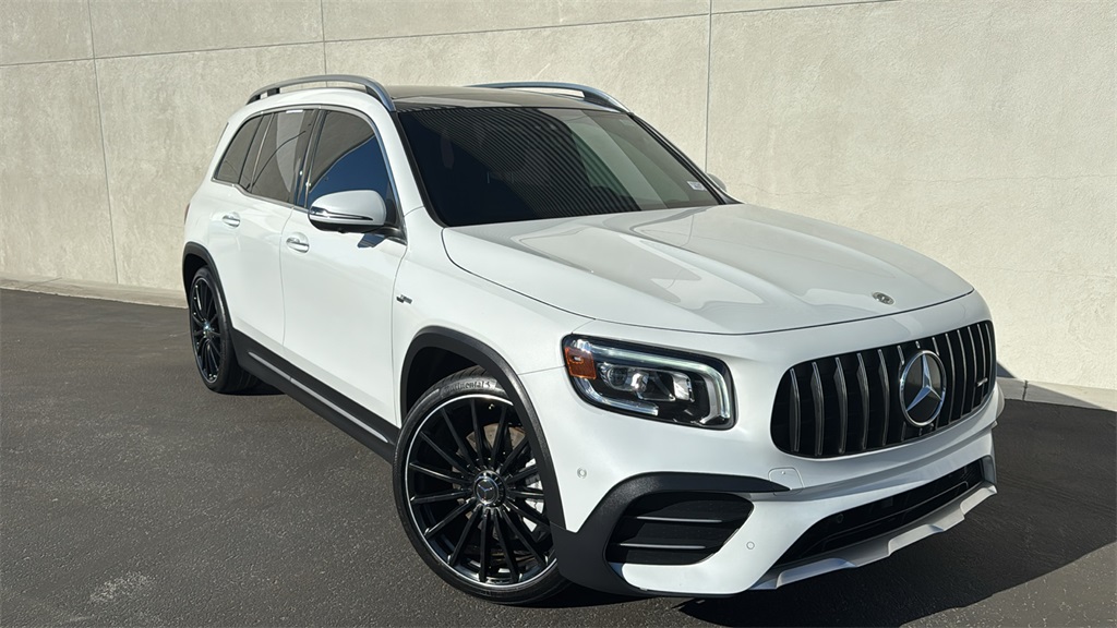 2022 Mercedes-Benz GLB Base's photo