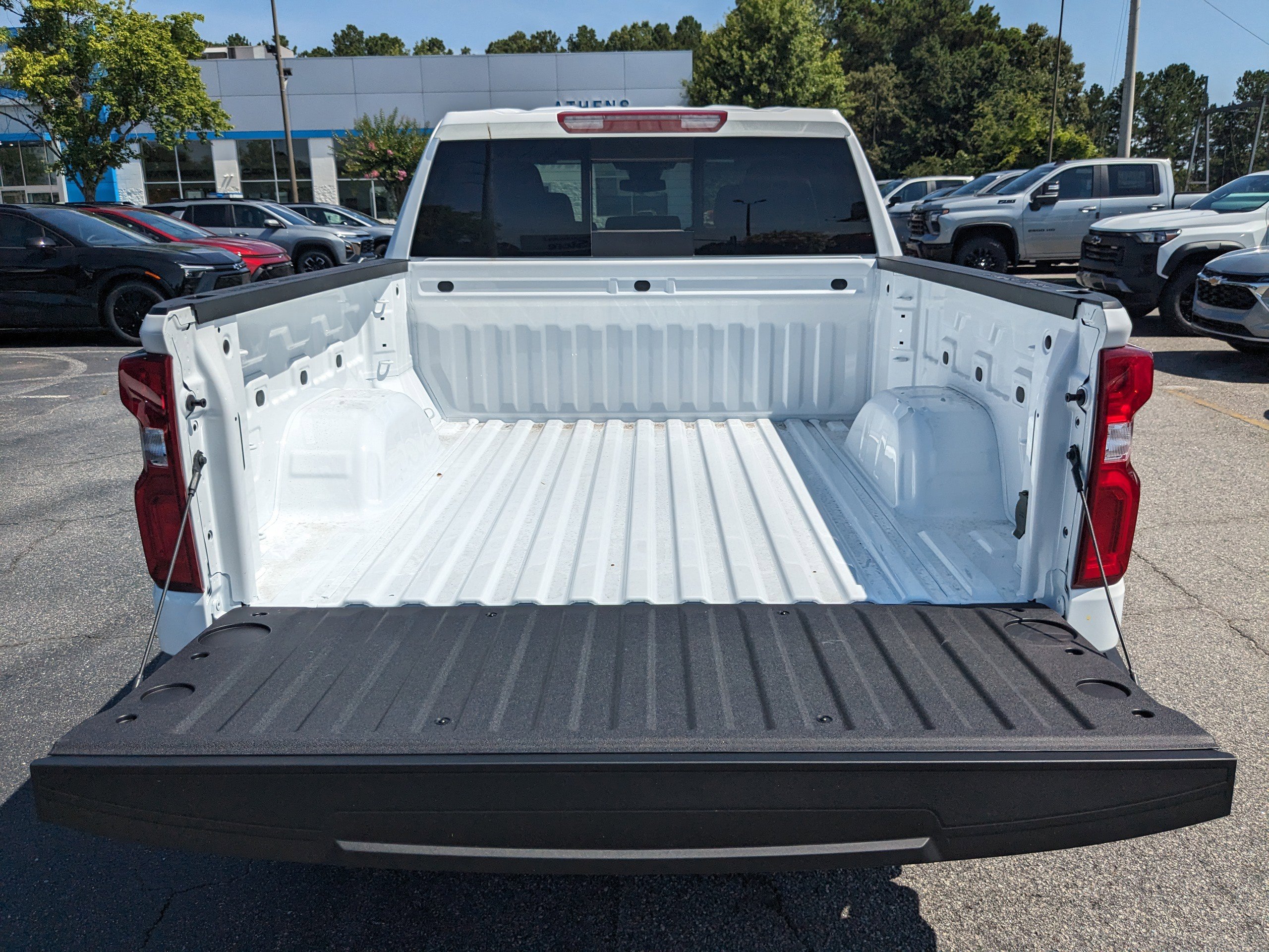 2025 Chevrolet Silverado 1500 RST photo 13