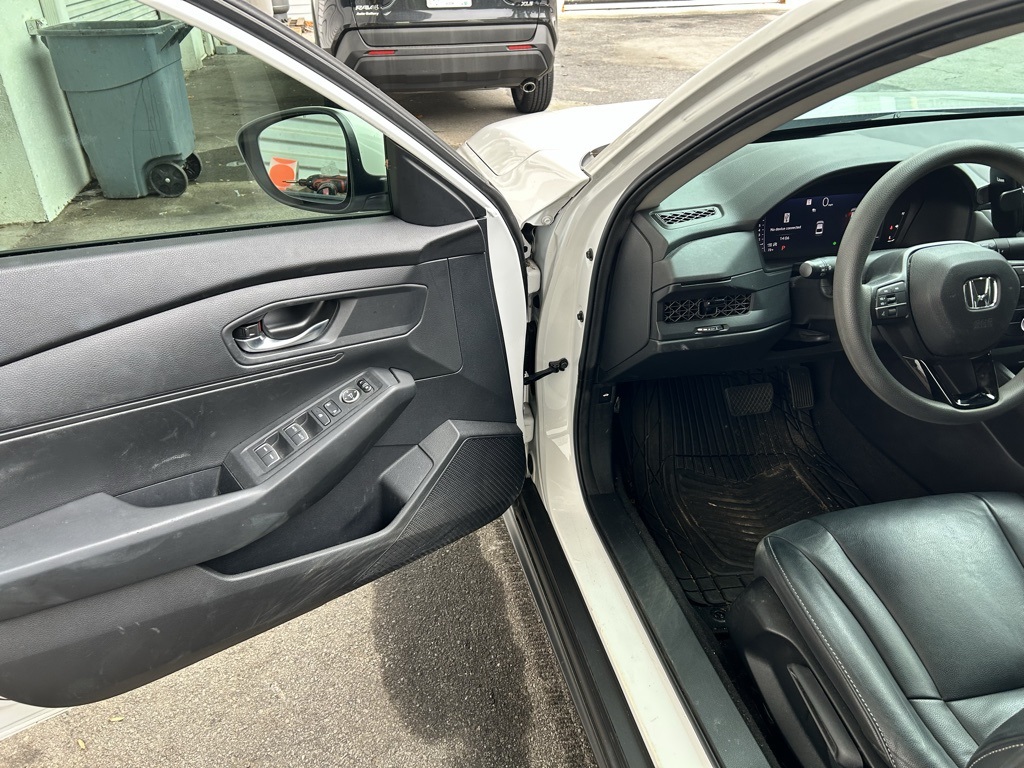 2023 Honda Accord LX photo 4