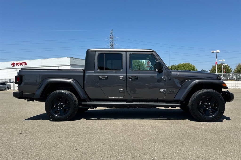 2021 Jeep Gladiator Sport photo 2