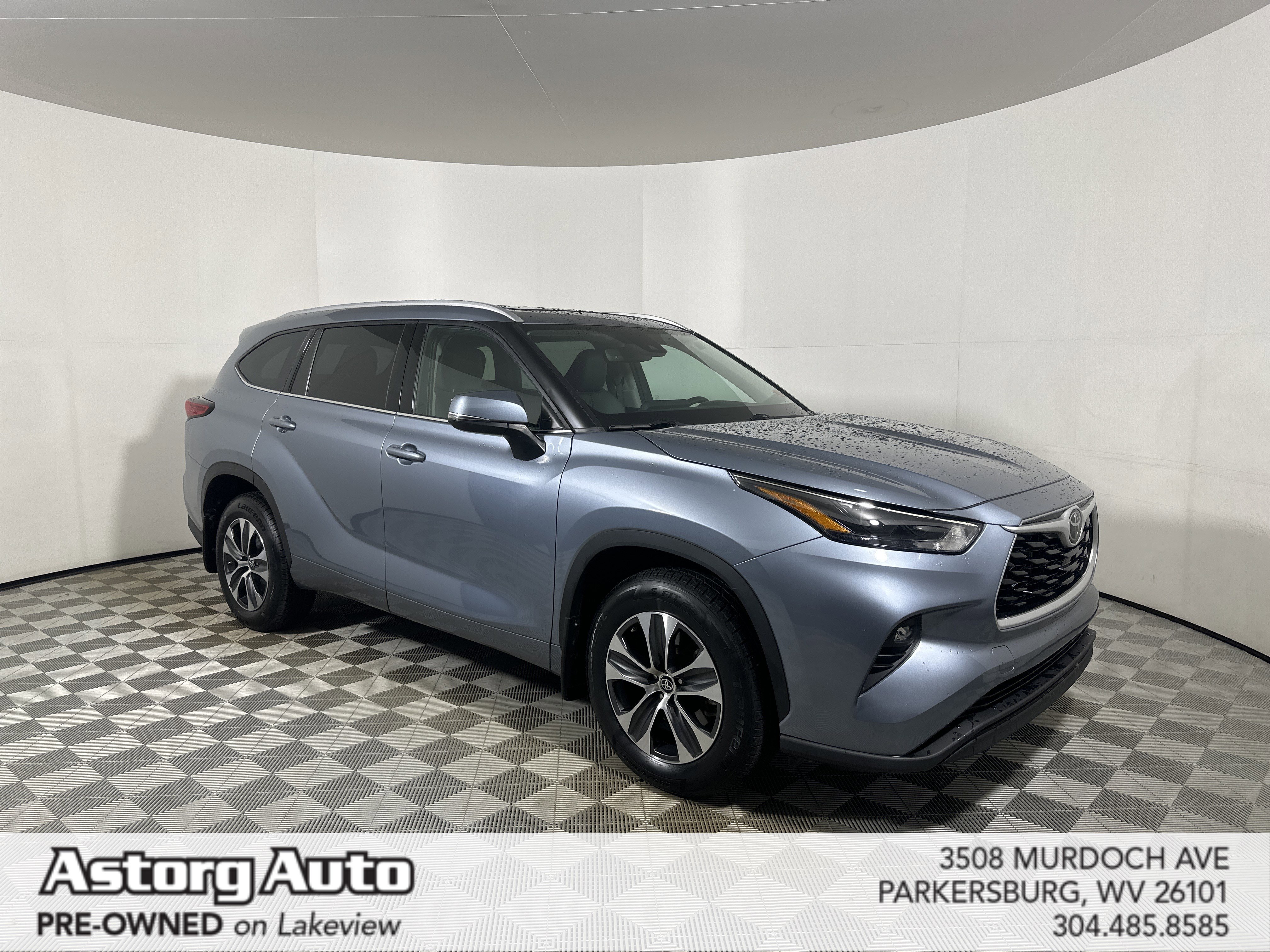 2022 Toyota Highlander XLE's photo
