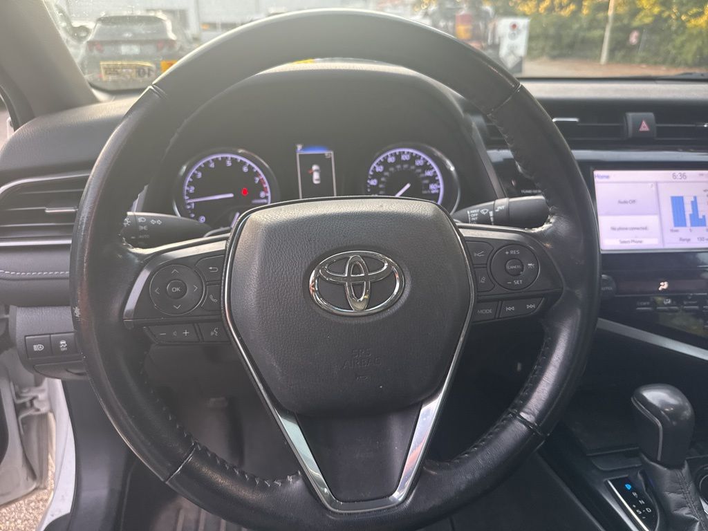2019 Toyota Camry SE photo 9