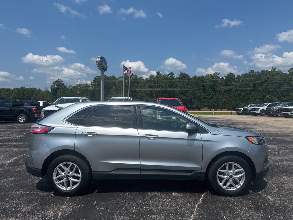 2024 Ford Edge SEL photo 19