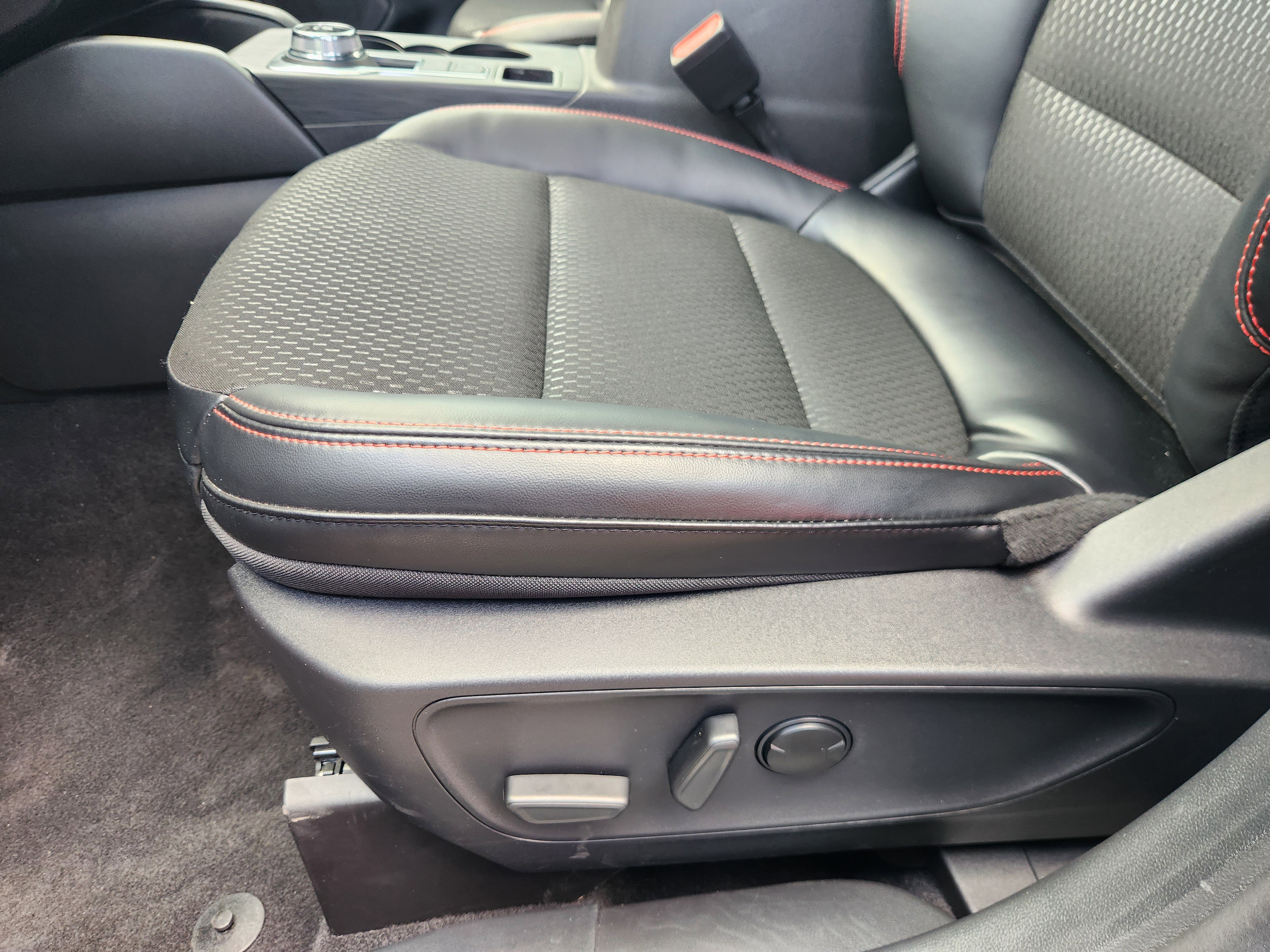 New 2025 Agate Black Metallic Ford ST-Line image 16