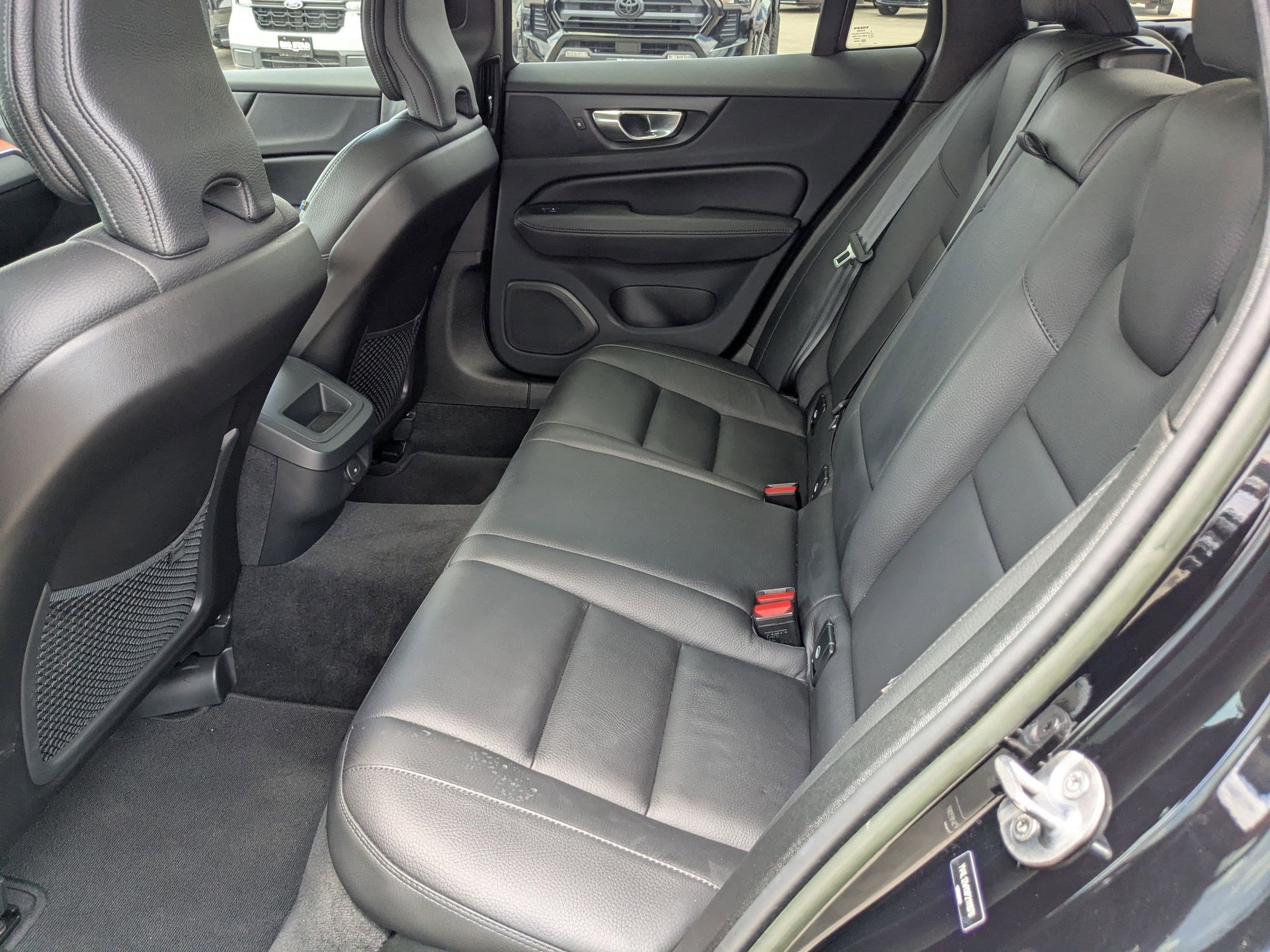 2023 Volvo V60 Cross Country B5 Plus photo 23
