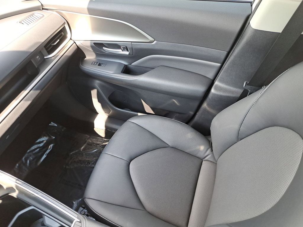 2024 Toyota Grand Highlander XLE photo 16