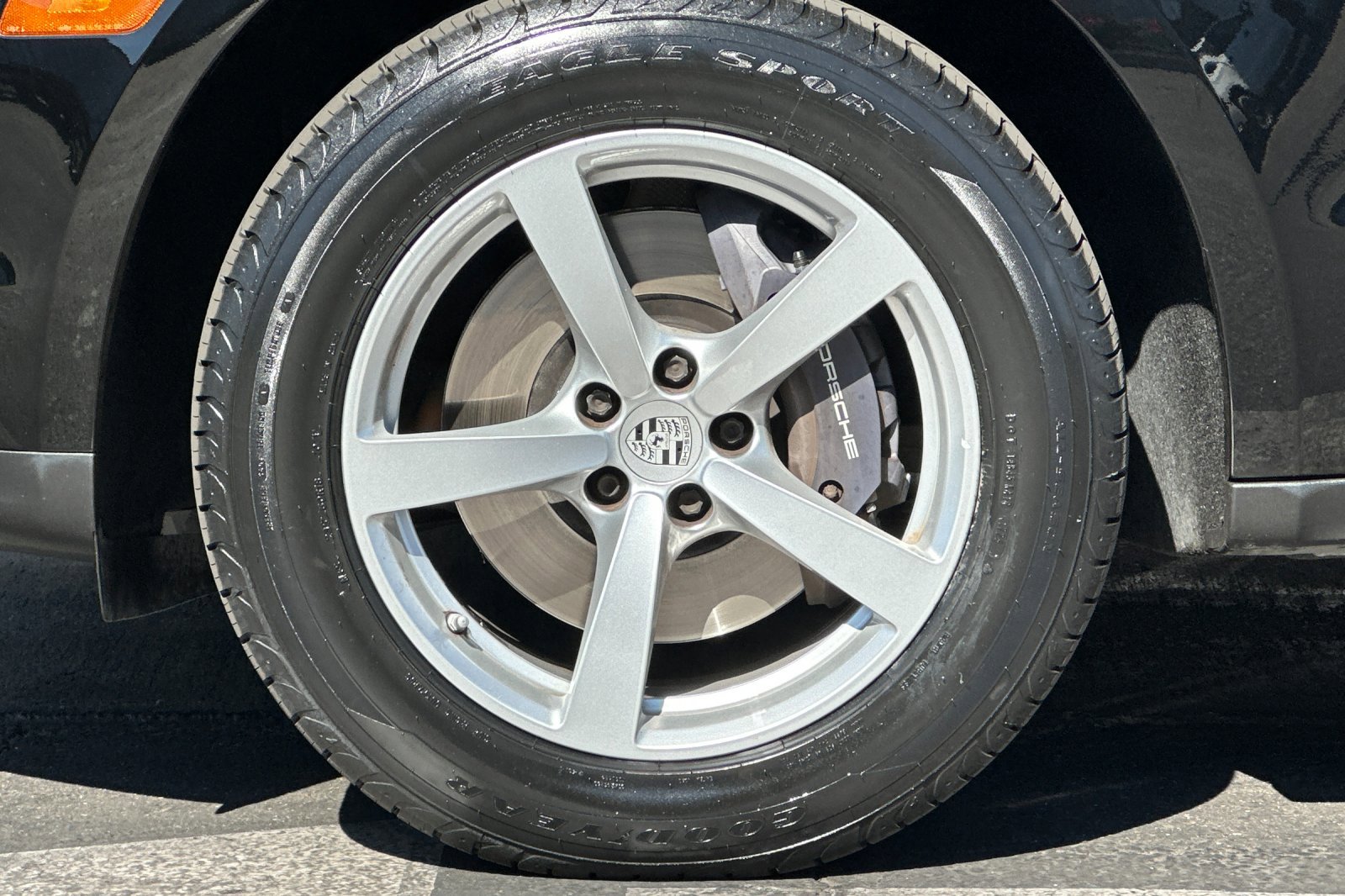 2021 Porsche Macan Base photo 24