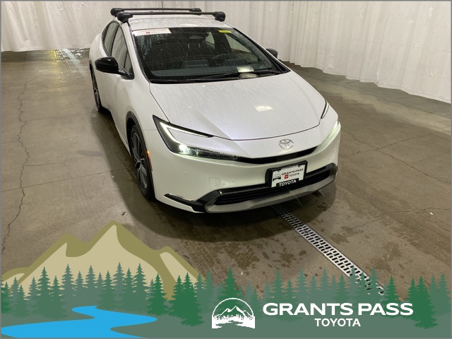 2026 Toyota Prius XLE's photo