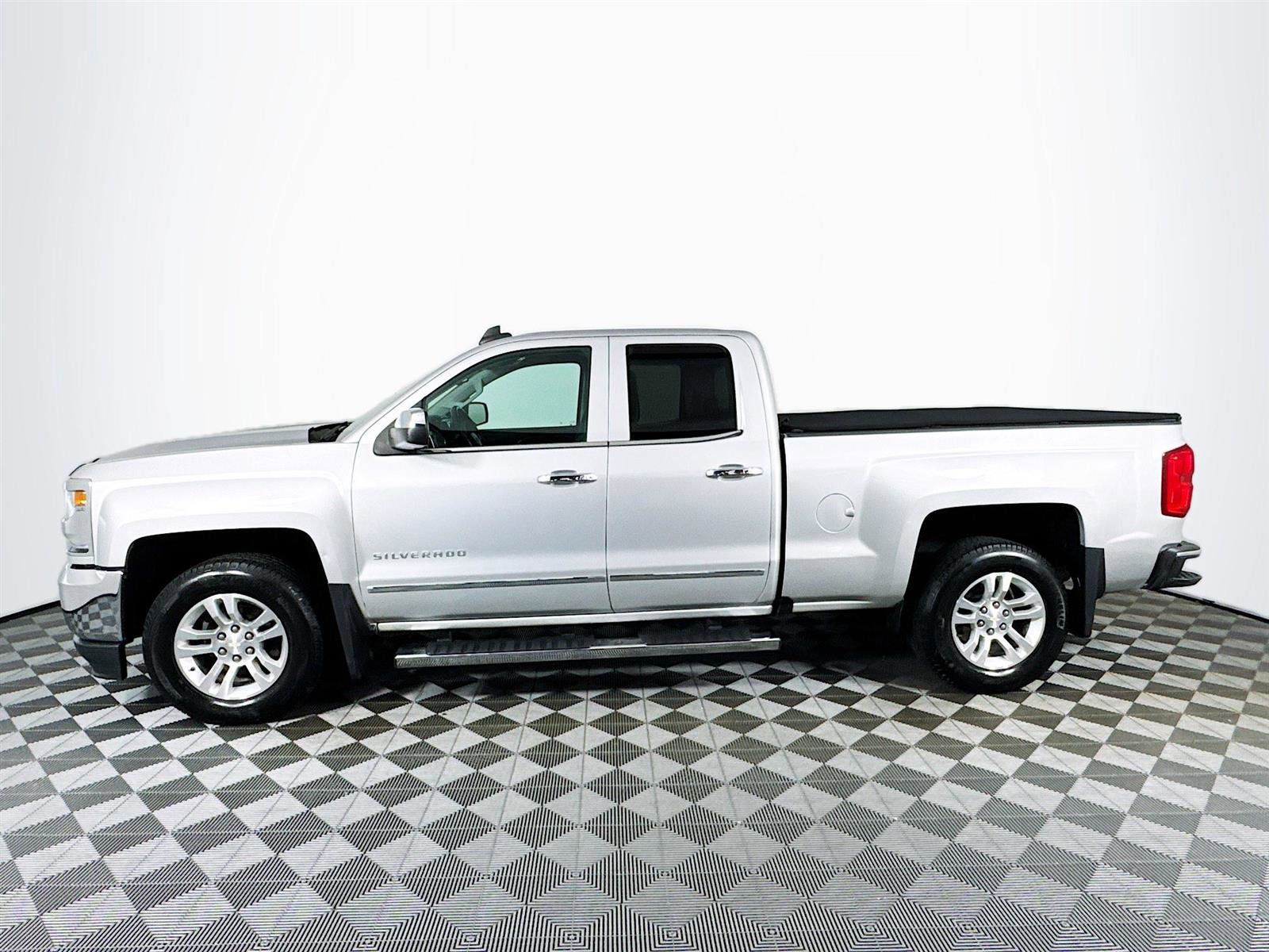 2016 Chevrolet Silverado 1500 LTZ photo 4