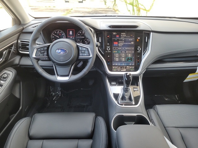 2025 Subaru Outback Touring photo 13