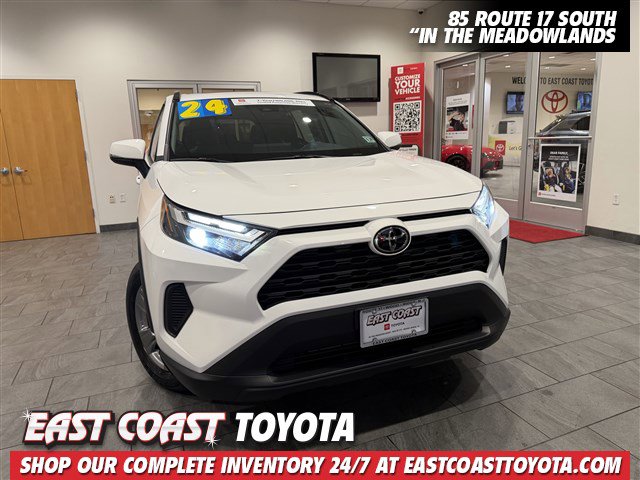 2024 Toyota RAV4 XLE's photo