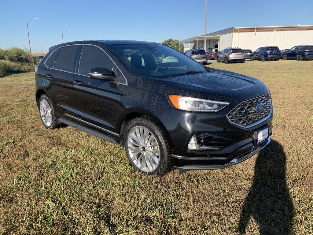 2020 Ford Edge Titanium photo 3