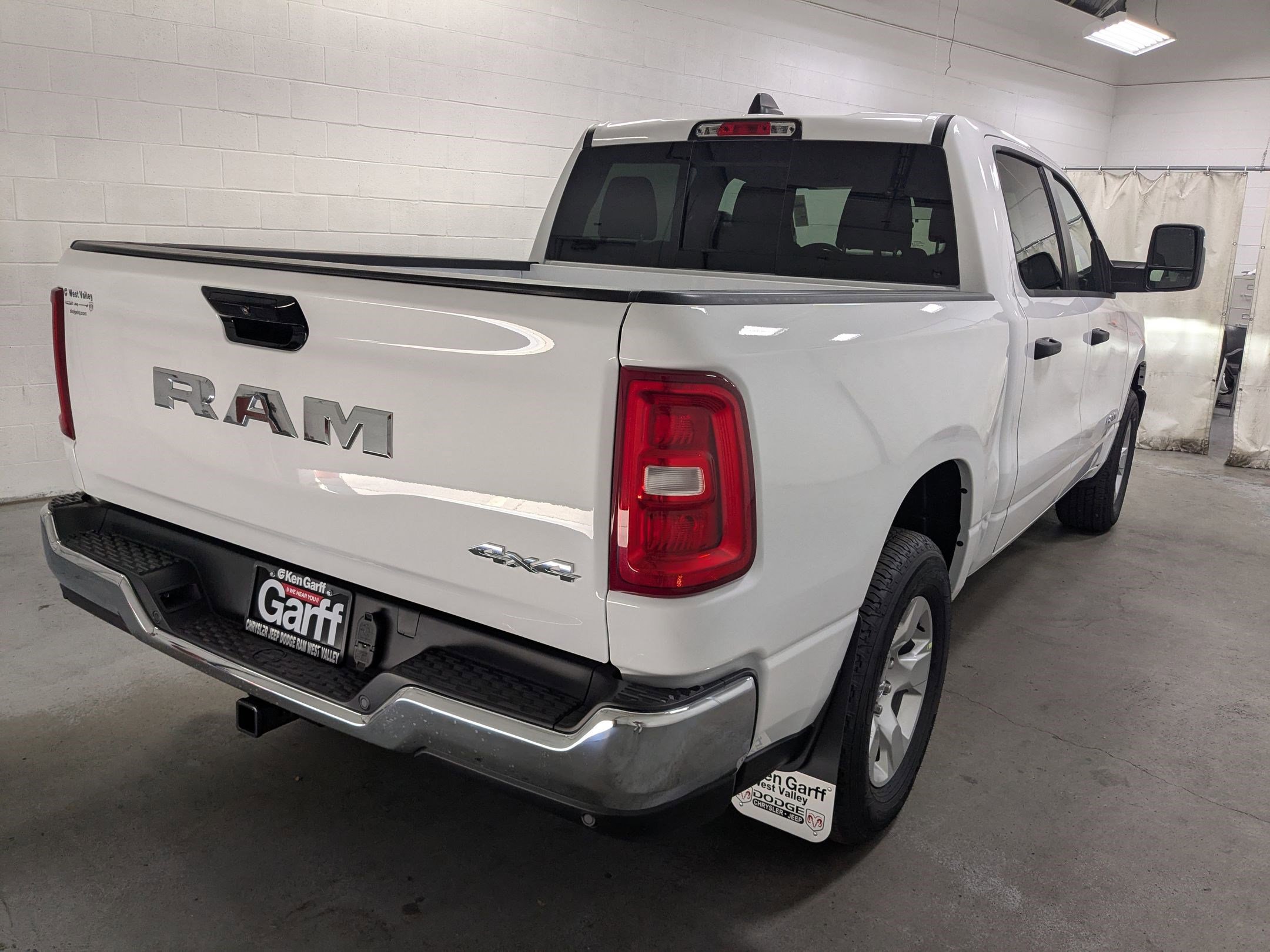 2025 Ram 1500 Tradesman photo 2