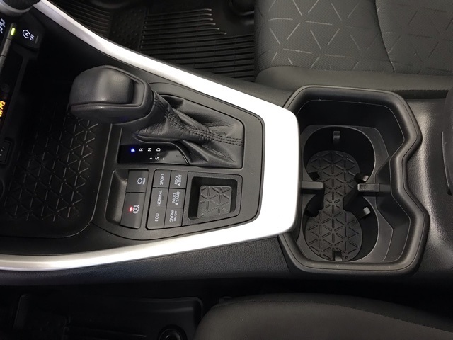 2023 Toyota RAV4 XLE photo 19