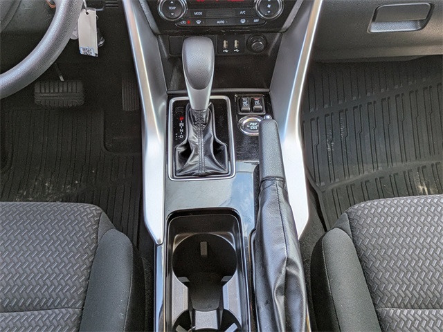 2023 Mitsubishi Eclipse Cross LE photo 17