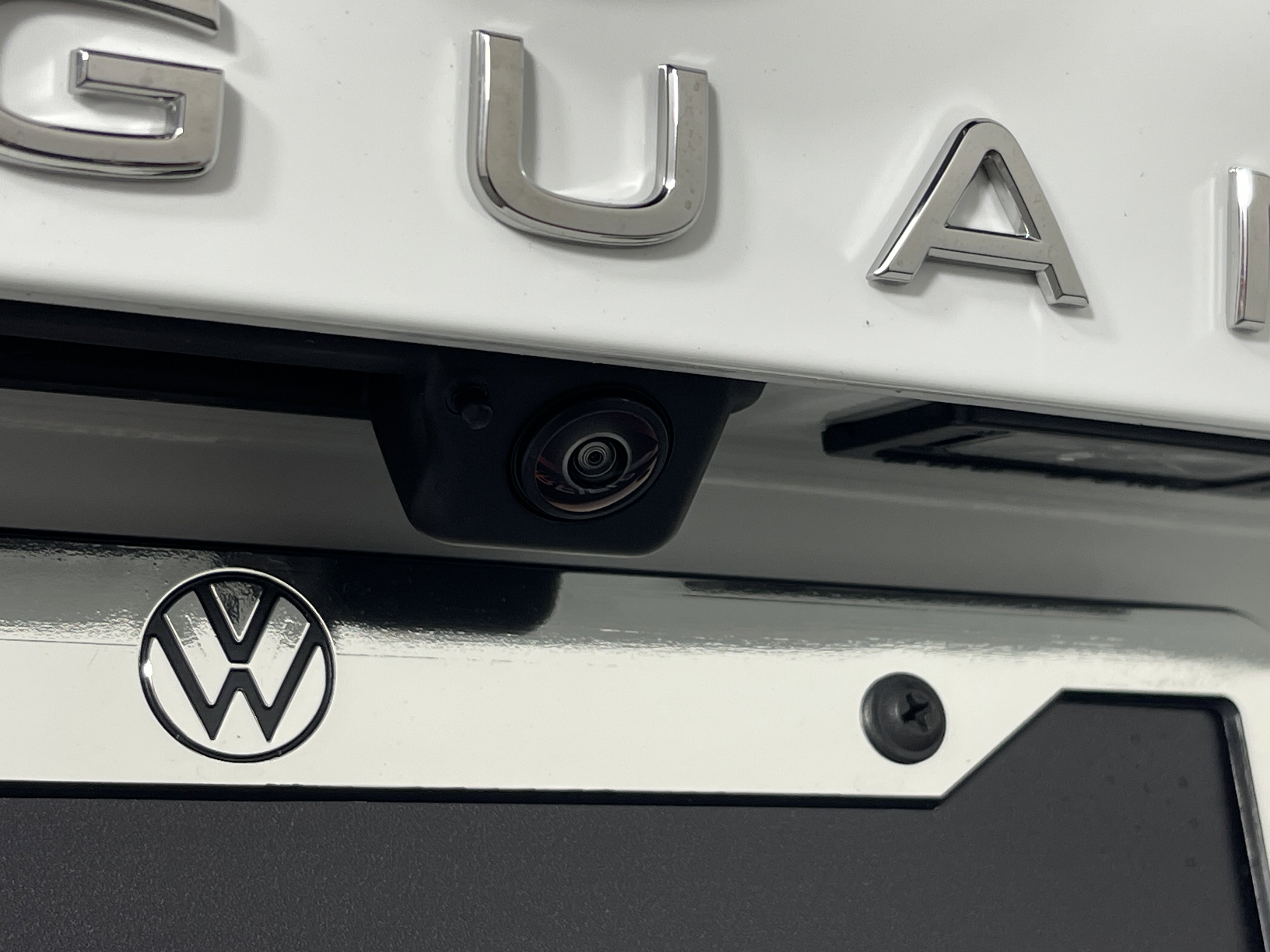 2026 Volkswagen Tiguan SE photo 2