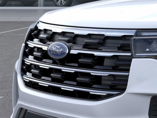 2025 Ford Explorer photo 13