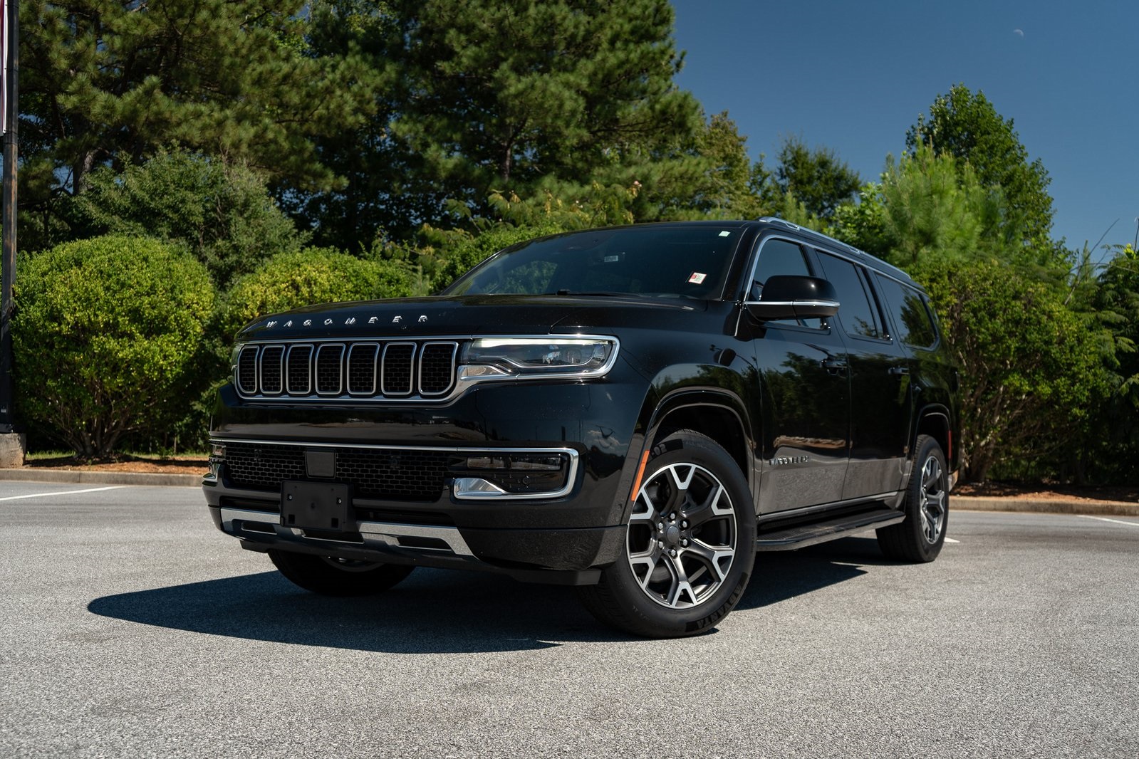 2023 Jeep Wagoneer L Series III's photo