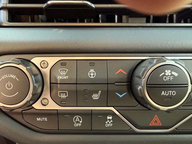 2025 Jeep Gladiator Mojave photo 13