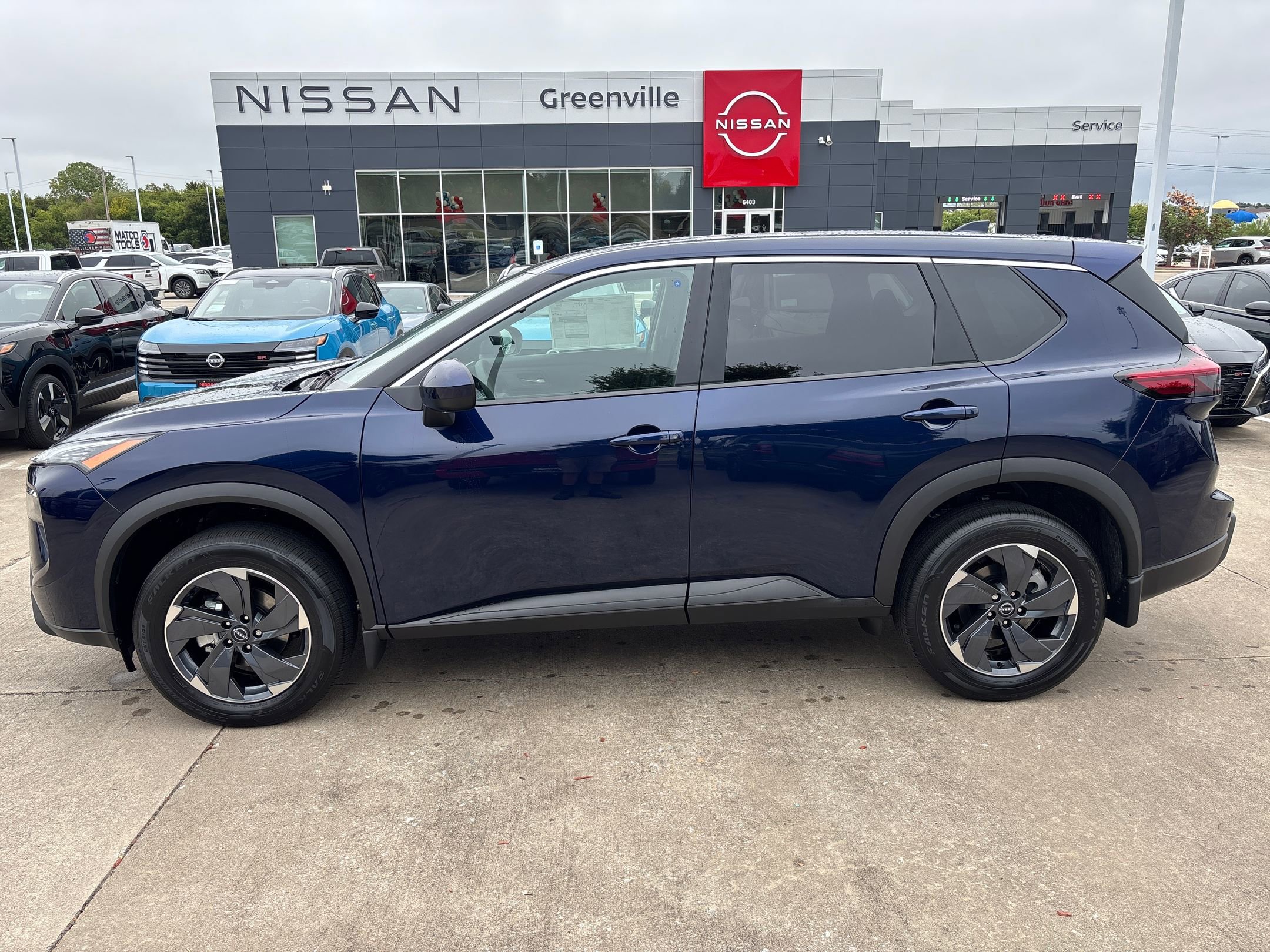 2026 Nissan Rogue SV photo 2