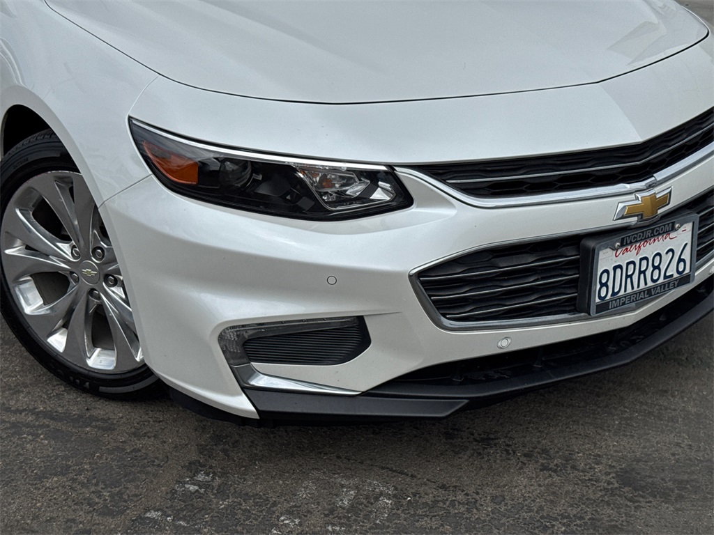 2018 Chevrolet Malibu Premier photo 3