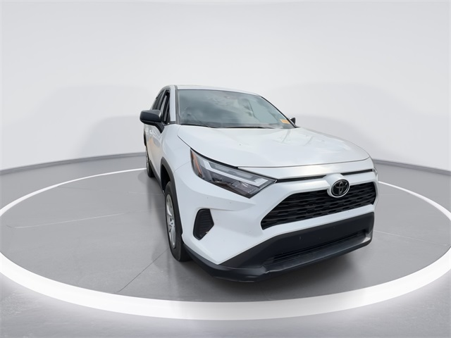 2023 Toyota RAV4 LE photo 2