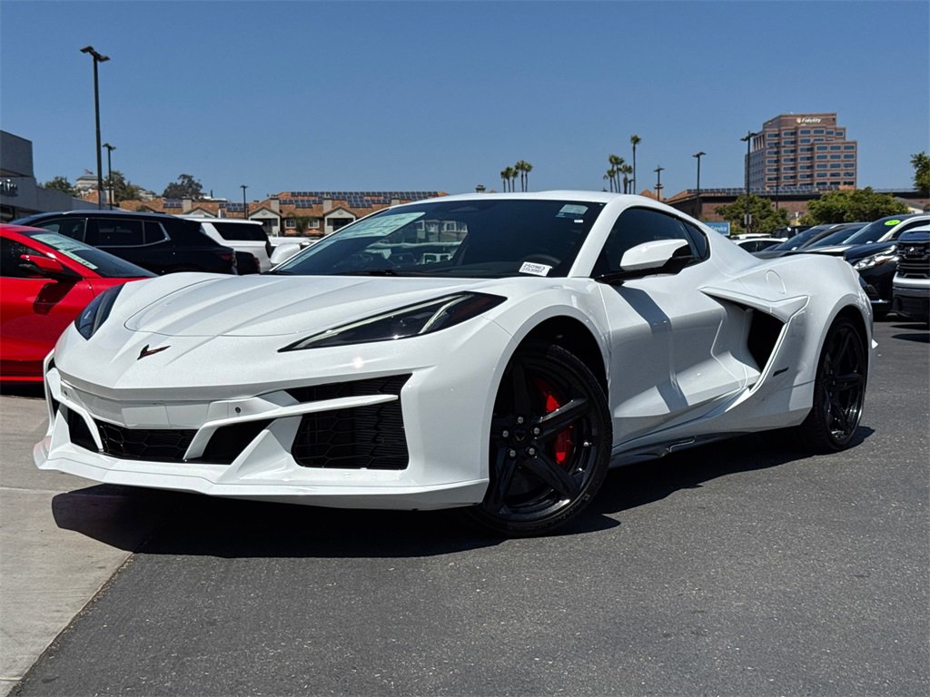 2025 Chevrolet Corvette E-Ray 2LZ photo 2