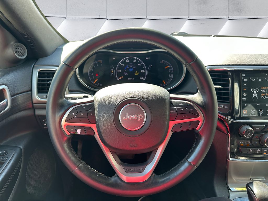 2021 Jeep Grand Cherokee Laredo X photo 9