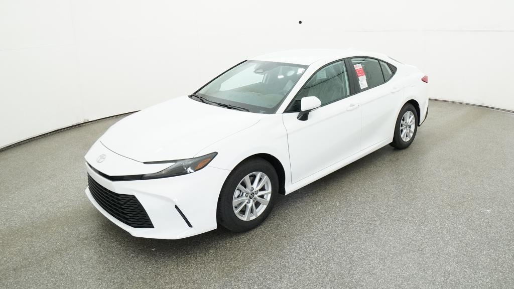 2026 Toyota Camry LE's photo