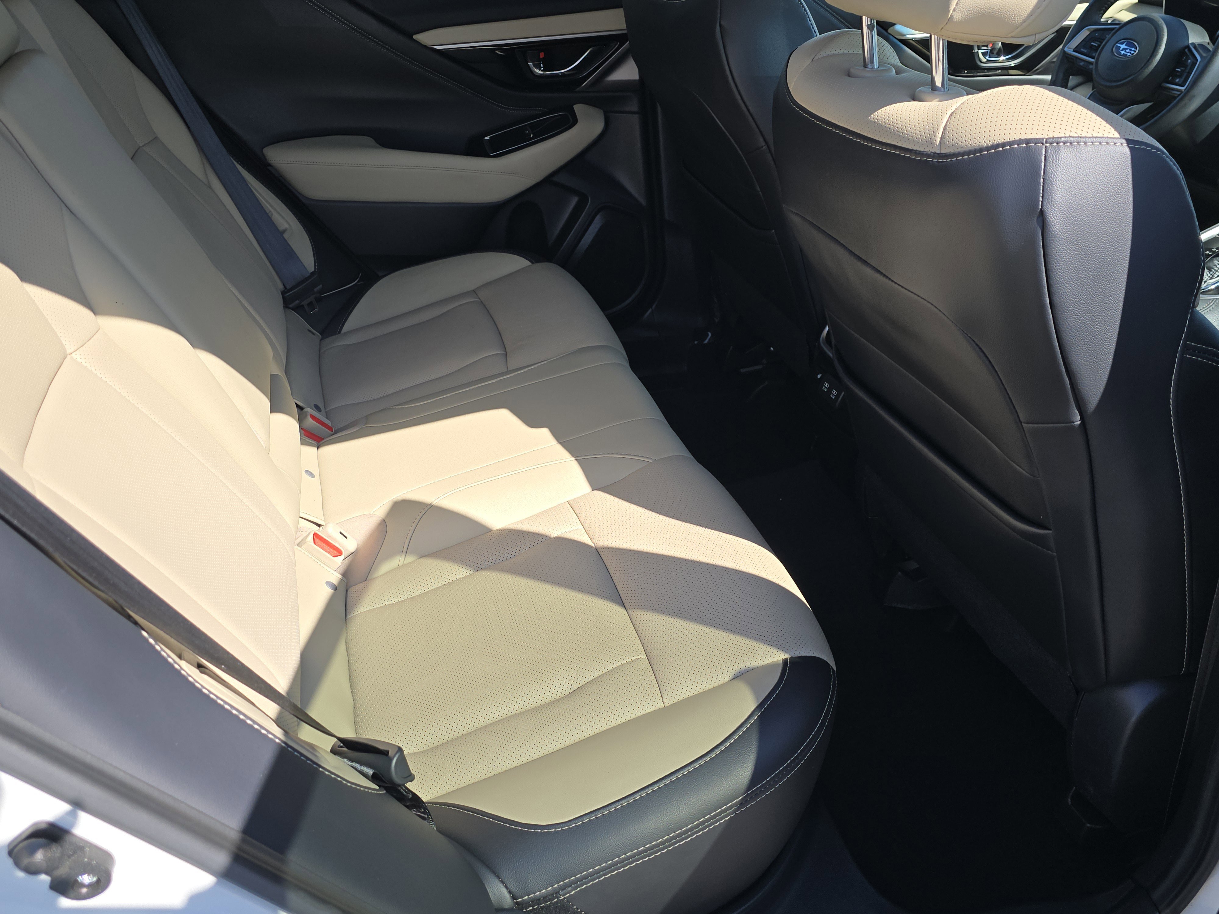 2020 Subaru Outback Limited photo 7