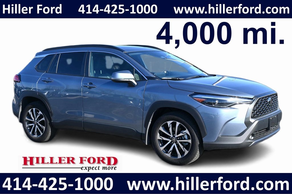 2024 Toyota Corolla Cross XLE's photo