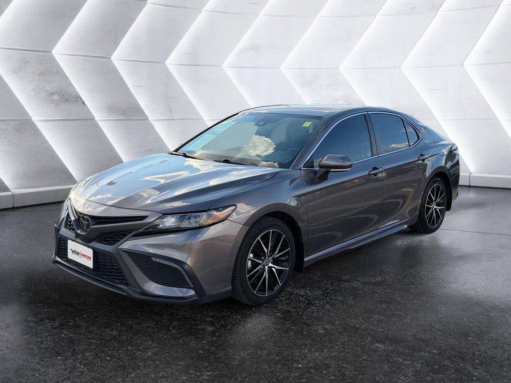2024 Toyota Camry SE photo 3