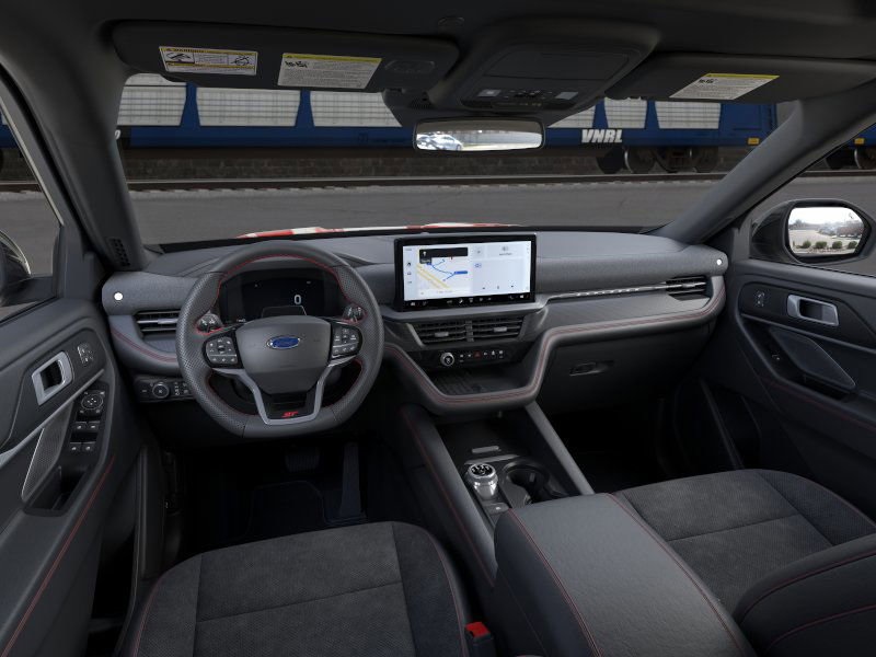2025 Ford Explorer ST photo 4