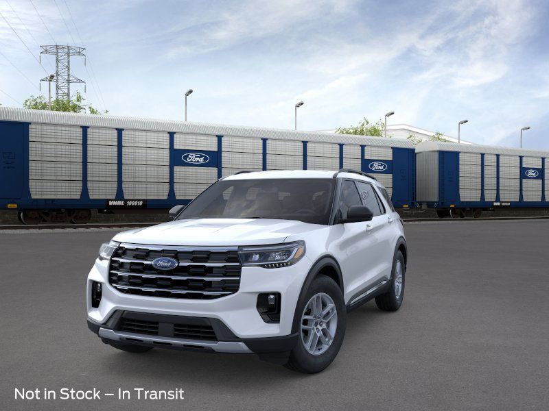 2025 Ford Explorer photo 3