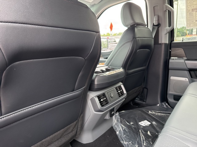 2025 Ford F-150 Lariat photo 22