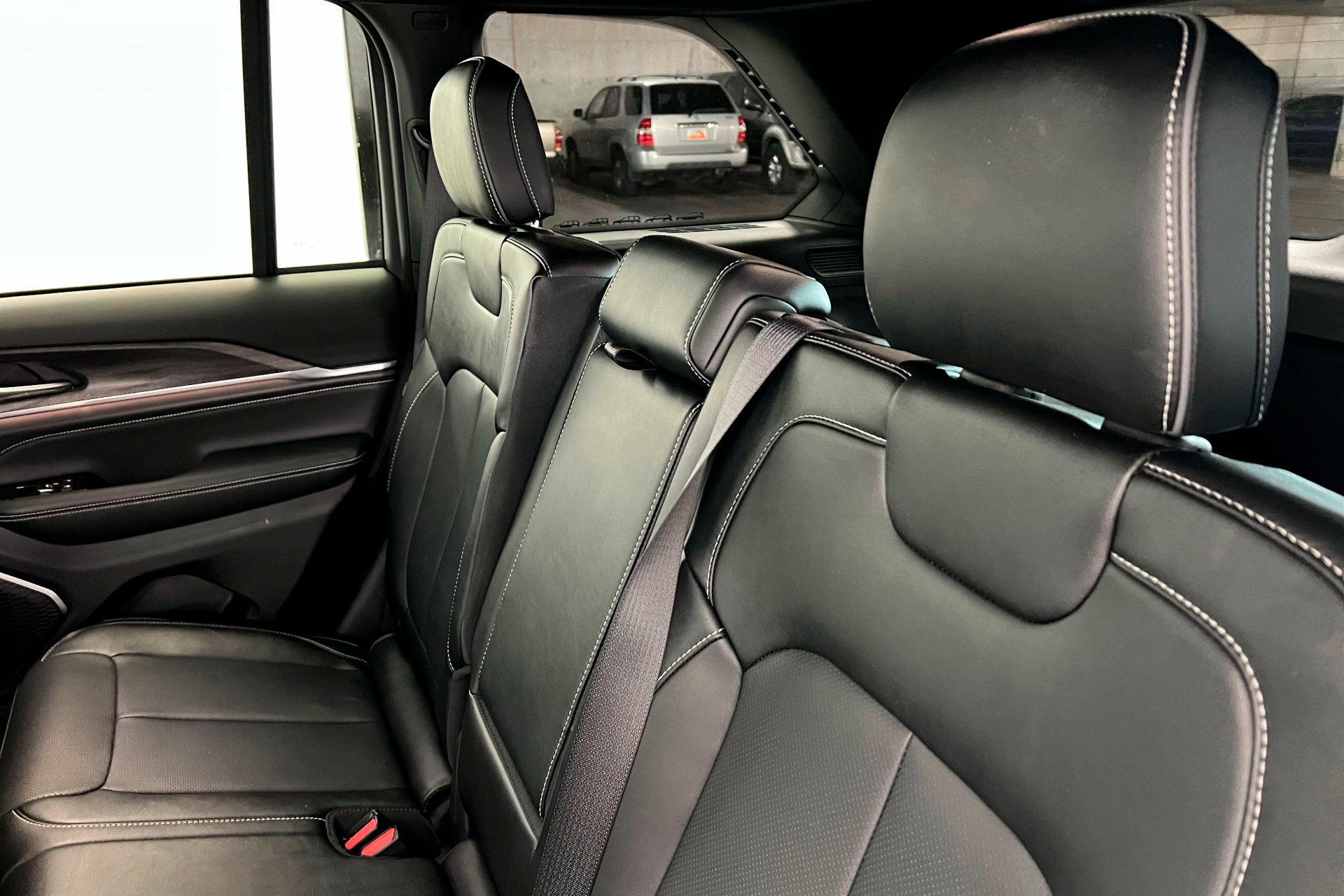 2023 Jeep Grand Cherokee Overland photo 20