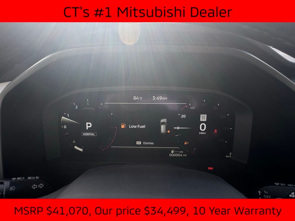 2025 Mitsubishi Outlander SE photo 6
