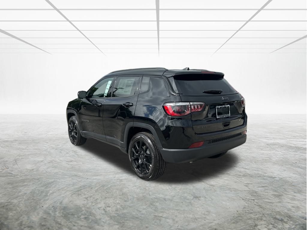 2025 Jeep Compass Latitude photo 4
