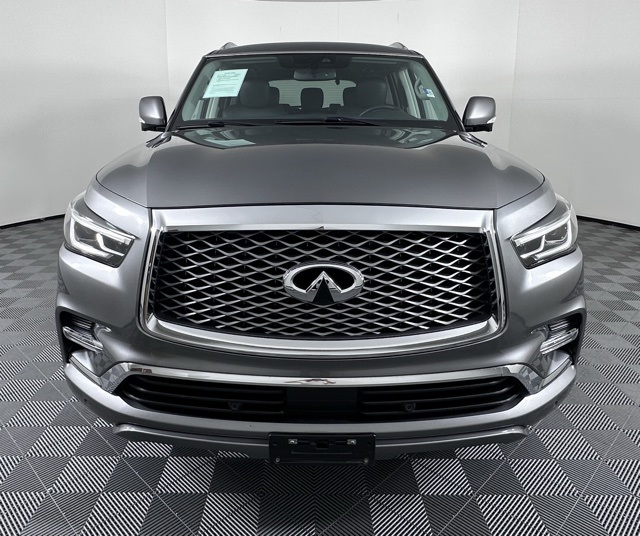 2019 Infiniti QX80 Luxe photo 2