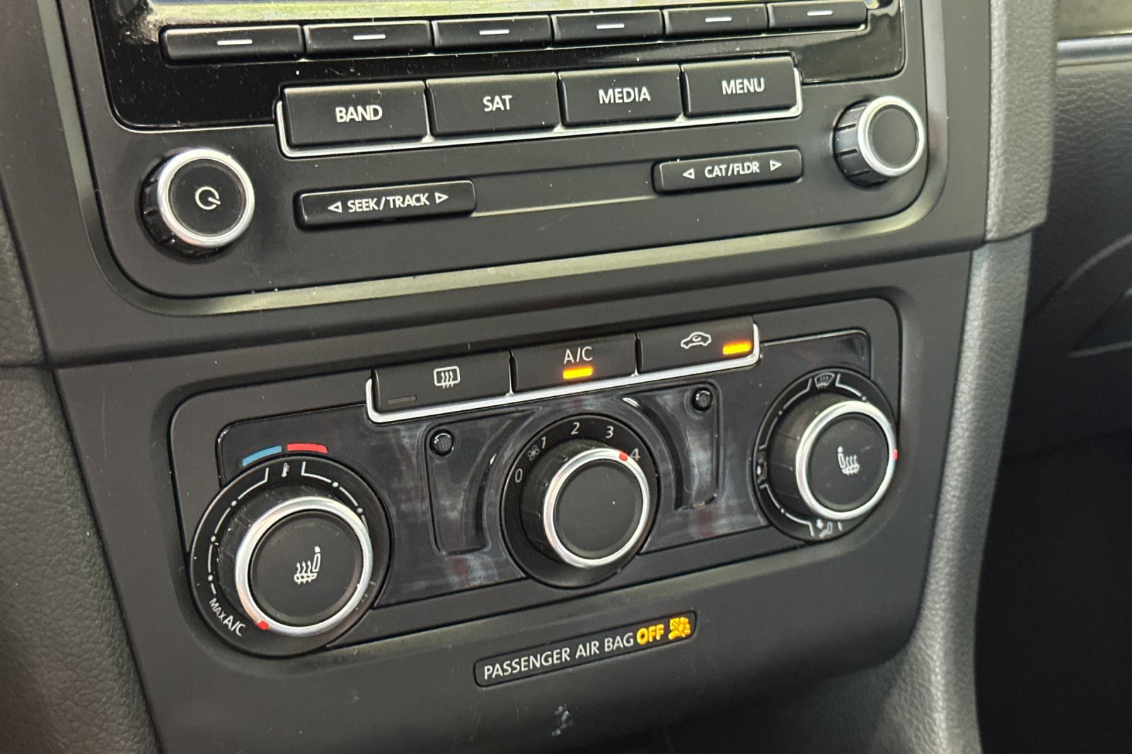 2013 Volkswagen Golf GTI Base photo 14