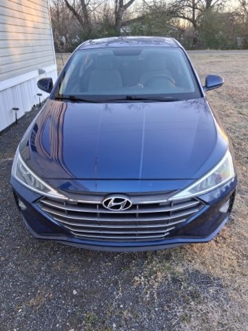 2019 Hyundai Elantra SE's photo