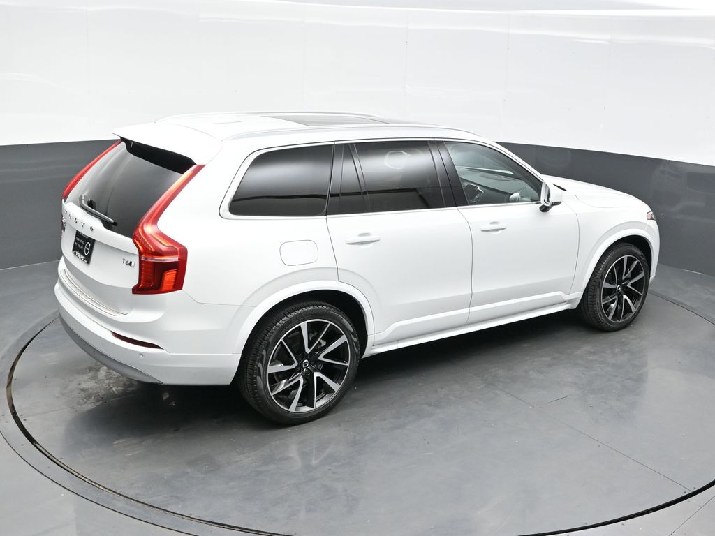 2022 Volvo XC90 T6 Momentum photo 30